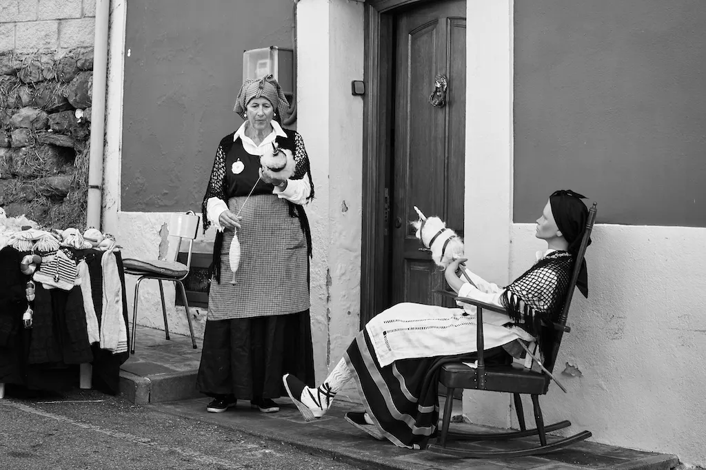 Fotografía finalista del IX Concurso de Fotografía Serondaya: Filandera — Manuel García Fernández
